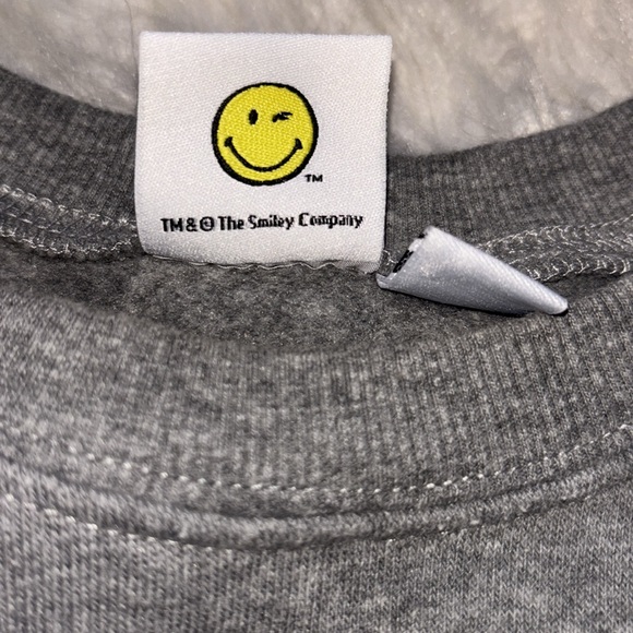 🙂SmileyWorld “Love Above All” Boxy Crew Neck Long Sleeve Sweatshirt ,Size M - Picture 6 of 13
